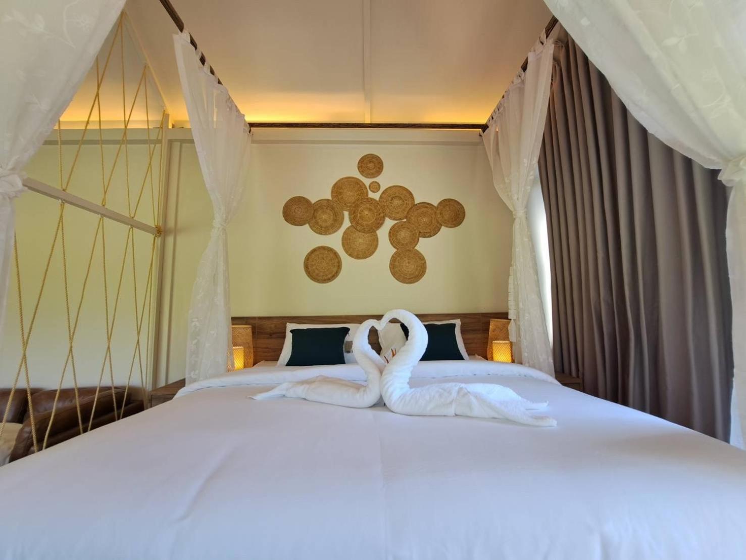 Baan Nai Baan Nok Resort Накхон-Найок Екстер'єр фото